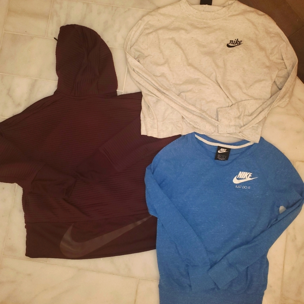 Womens Nike tops hoodie shirt lot size Small Medium